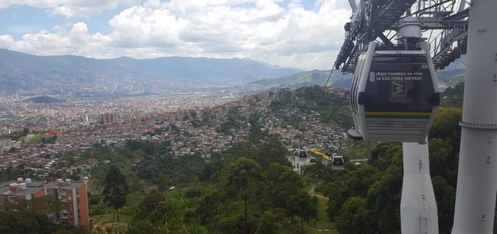 Medellín, montañas y metro